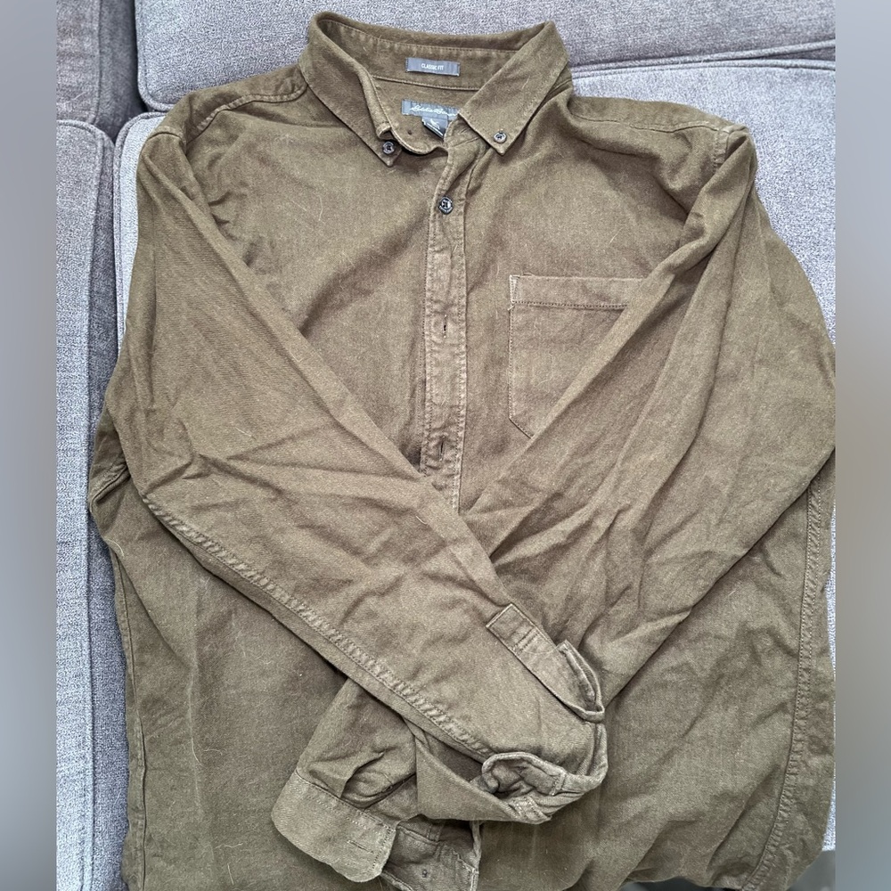 Men’s Eddie Bauer green size large button down